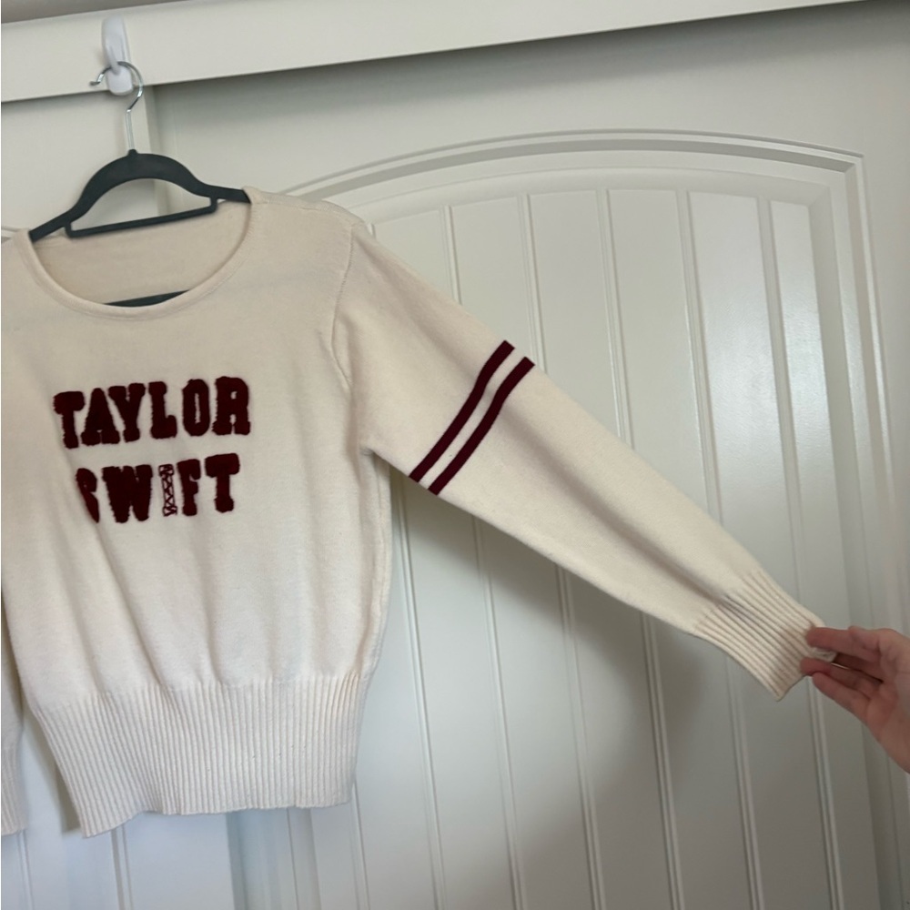 Taylor Swift Collegiate Varsity Crewneck Sweater white red / burgundy size XS - Picture 4 of 8